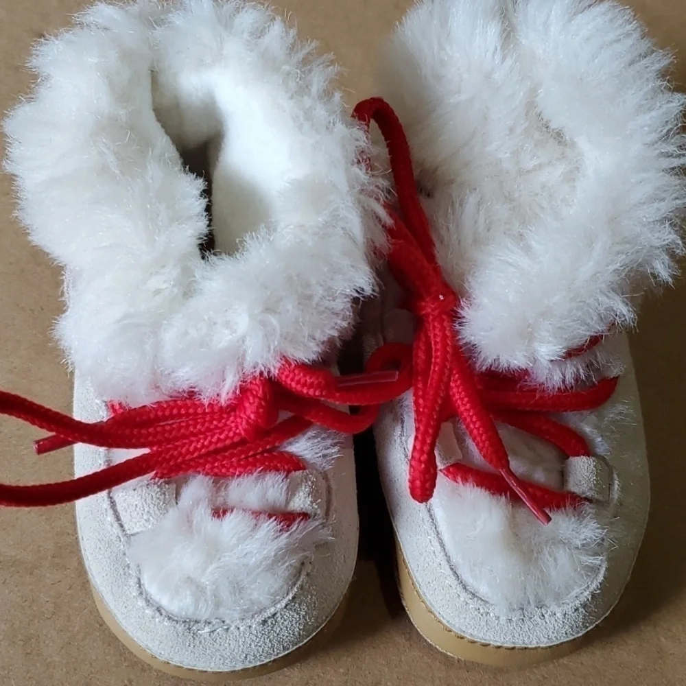 Baby Gap Apre Bootie faux fur red laces 3 -6 month